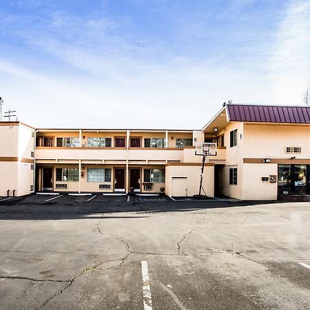 Budget Inn Of America Medford Exterior photo