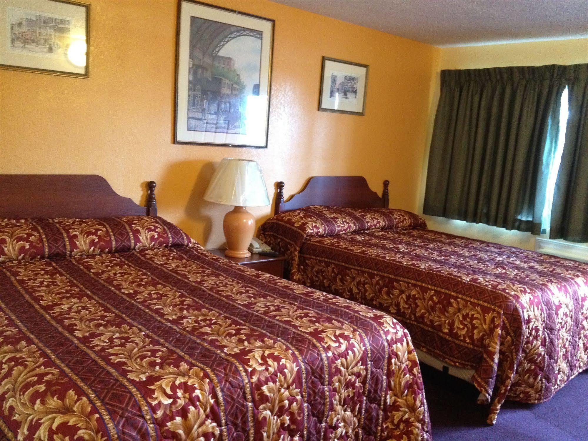 Budget Inn Of America Medford Exterior photo
